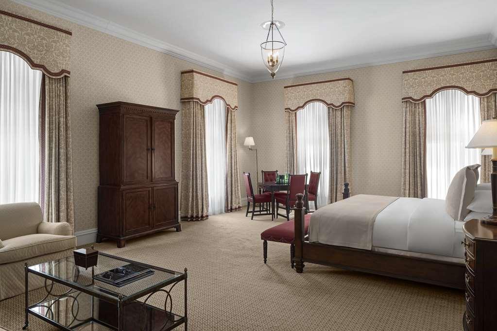 Capital Hotel Little Rock Room photo
